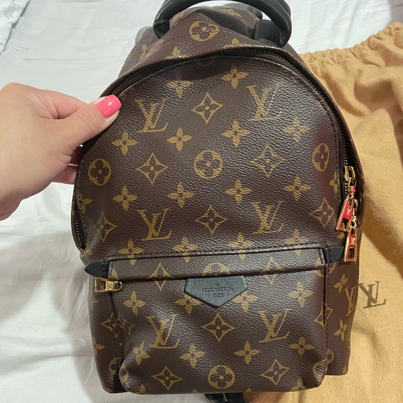 PM Palm Springs bag used lightly but in very great condition comes with dust bag - Picture 5 of 7